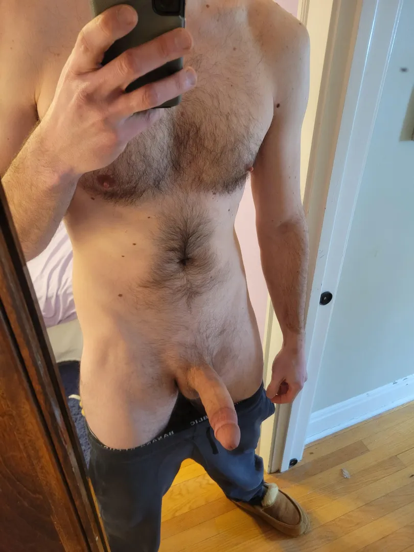 [40] Just waiting for you to get on your knees posted by Thrillenial