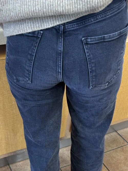 40 yr old MILF black jeans by Dinolives