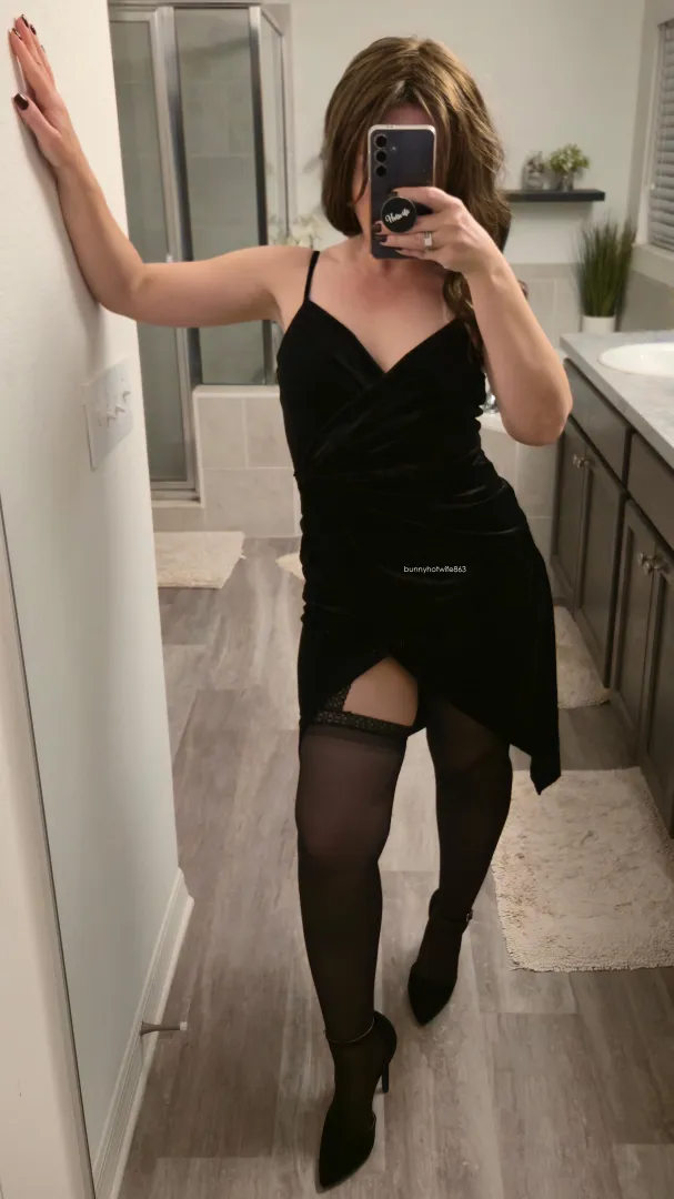 [40/45] [mf4m] #LosAngeles Wife looking for fit handsome gentleman to flirt with in front of hubby tonight at hotel bar after dinner posted by BunnyHotwife863