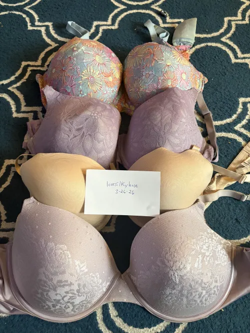 40DD’s available by lovesilkyhose
