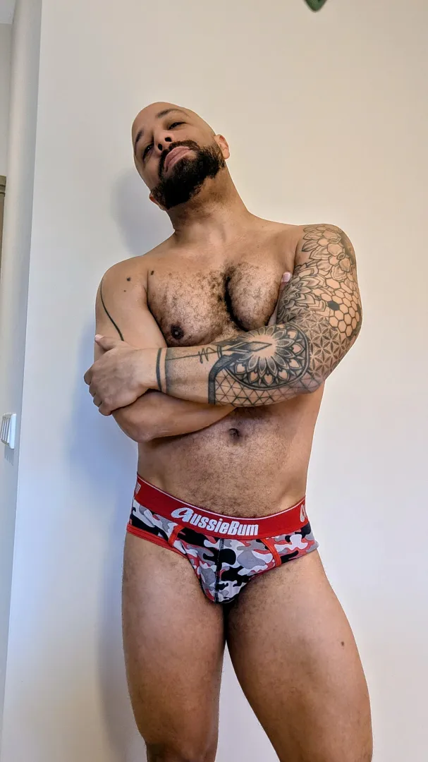 40yo from Europe, runner, gym going. Love Traveling. Photography. Hit me up posted by that-fit-one