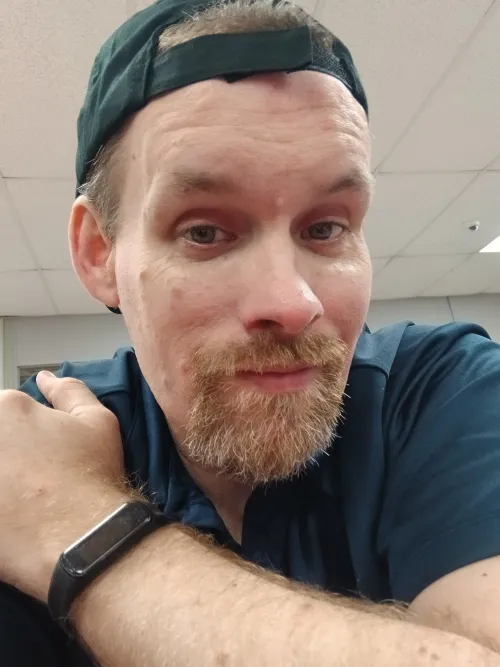 41 [M4F] Hung guy with my own apartment looking for a friend with benefits by Electrical_Estate705