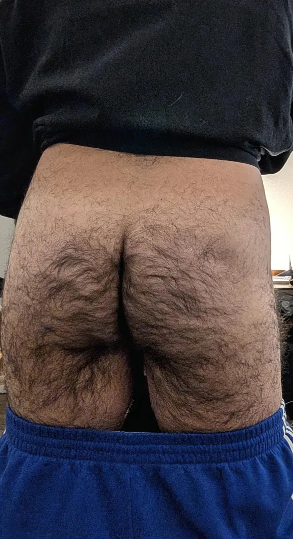 [41] natural hairy ass posted by Real-Recording7372