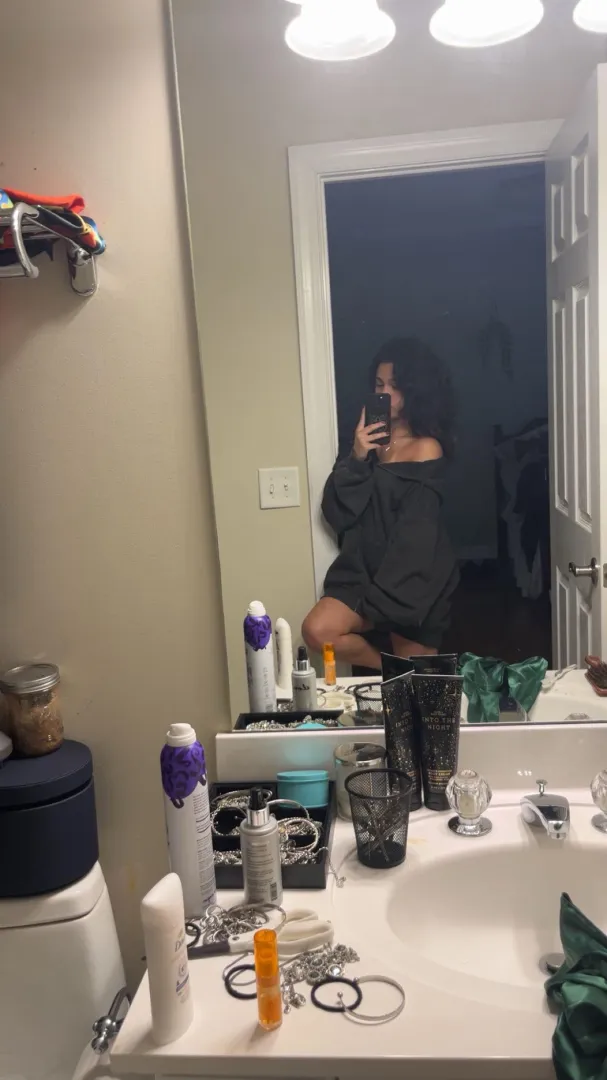 4’11 but i look better on my knees posted by [deleted]