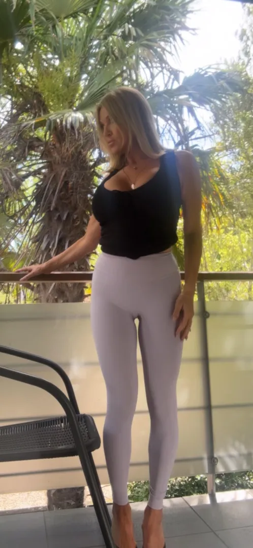 41F looking for a man who knows how to keep things exciting. Shoot me a message if you’re interested posted by EntertainerKey5738