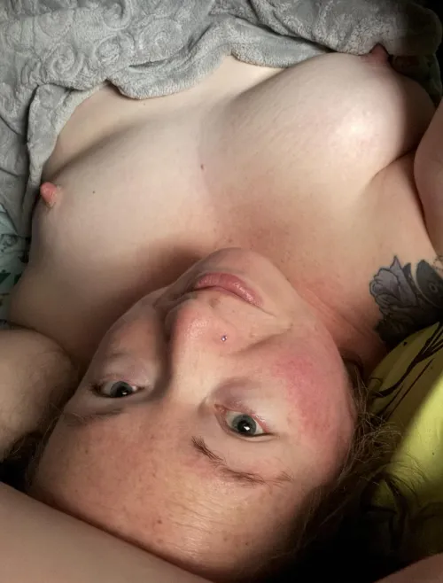 (41)[F] not wanting to get out of bed by BigDaddyLittleGirl2