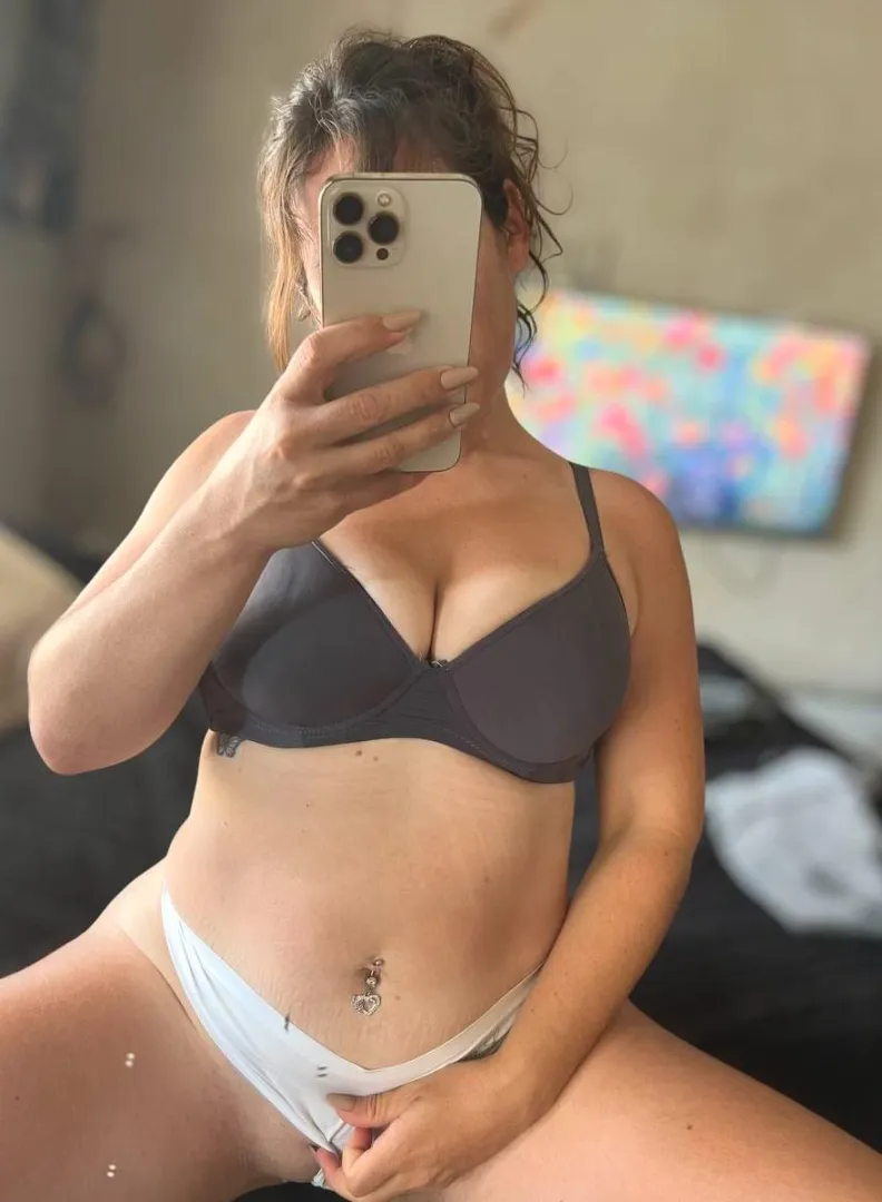 41[F4M] Does it matter if I'm older than you? posted by Kindcuddles4