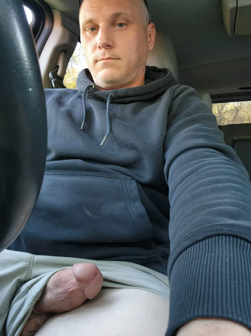 41M <Sacramento> Hey neighbor, need a ride? posted by discreetfun916