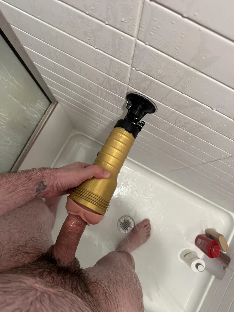 [42] Cold and rainy here in Seattle. Need a boy to be my new fleshlight. posted by DefinitelyAnAlt98101