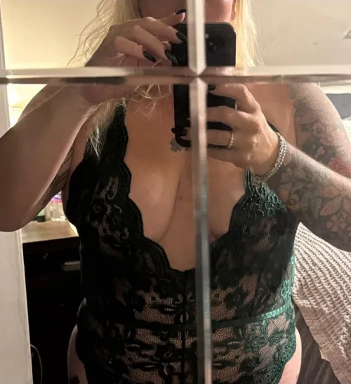 42 F 47 M Sea Coast area by Key-Rhubarb-7132