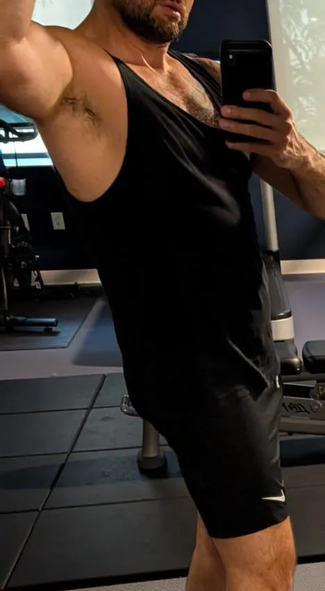 42 [M4F] Tuscaloosa Alabama - Bi muscular looking for a woman’s touch posted by Interesting_Chance66