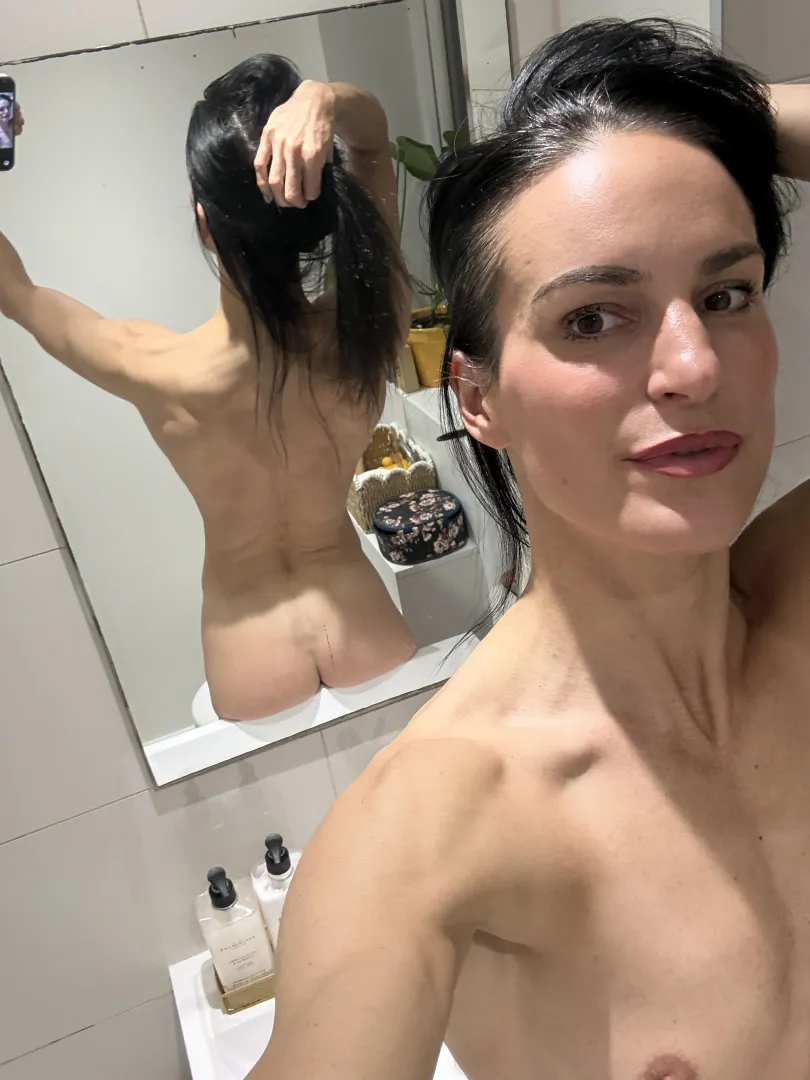 43 and still such a slut for attention posted by Gymgirlalias