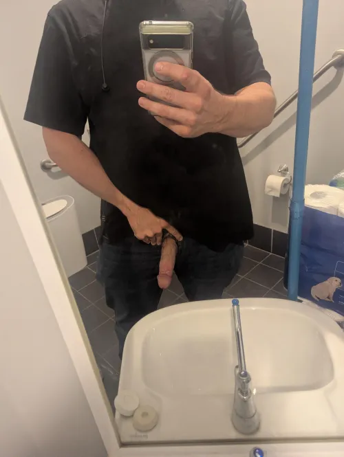 (43) Busy today, only time for a quick flash! by New_Way4844