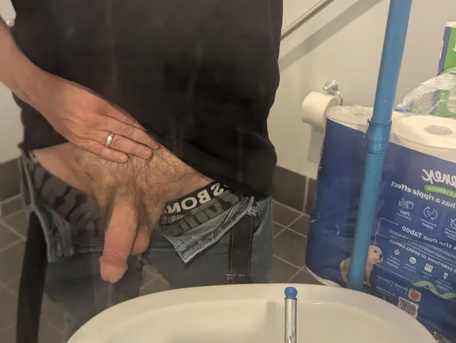 (43) It's shaping up to be a long, hard night by New_Way4844