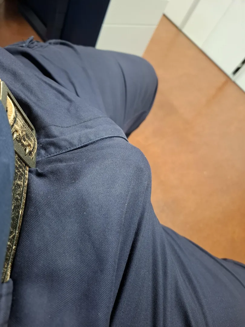 (44) early in the morning alone in office... posted by thebigsmooth4321