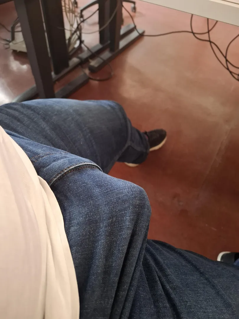 [44] officer alone in office....any female colleague or female volunteer out there? posted by thebigsmooth4321