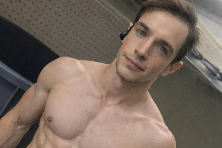 44/m/Dover by UnlikelyWear3478