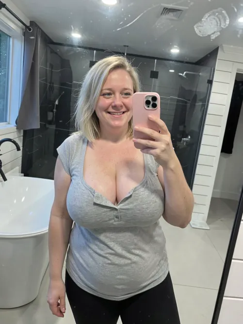 45F Hey! I heard you guys like cleavage? by crookedlizzie