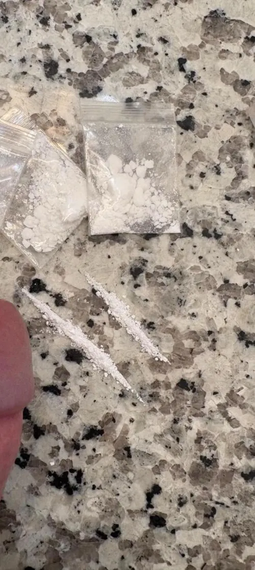 45M Hey come do a line with me! ❄️ by Stunning_Jump_439