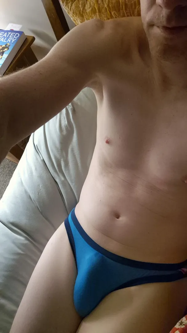 46 M chilling in bed, need someone to chat with @stockmanjazz posted by LennyWinmar