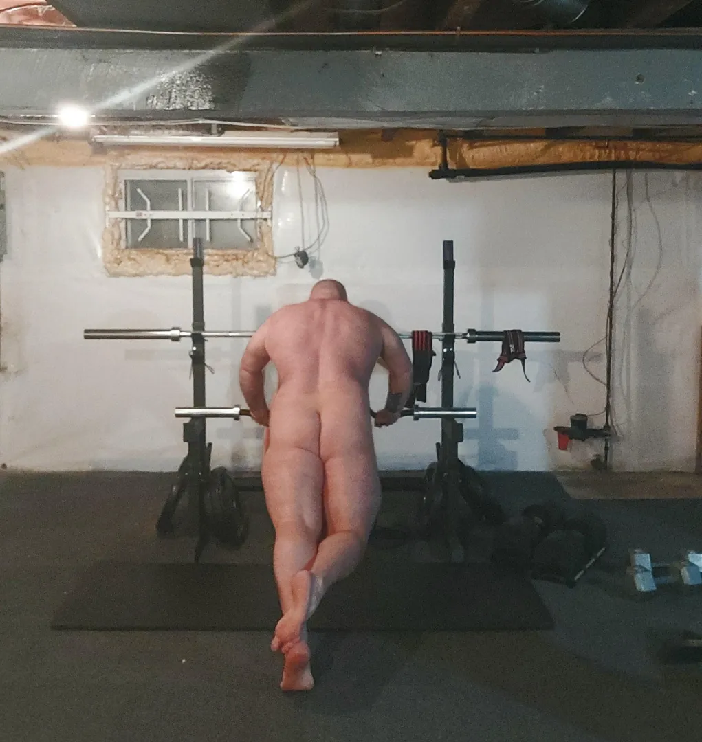 (48) Beefy Daddy, let's get physical and work up a sweat!  posted by cdnbeefydaddybear