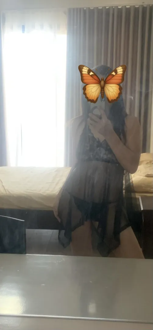 48[F] Sensual. posted by Internal-Crow-3333