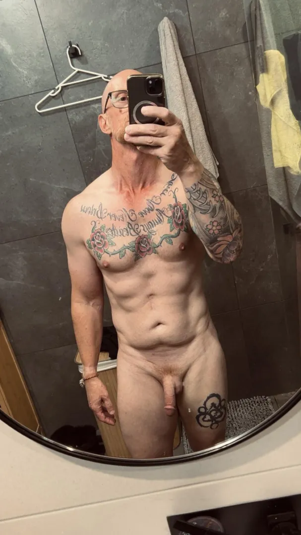 49, 180cm, 83kg. Age is catching up with me. posted by TRink83