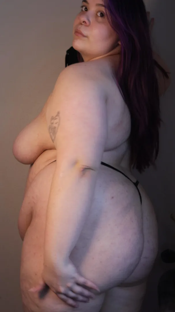 5 ft 245 lbs and 23… you still hittin it posted by OnlyDaniDavila