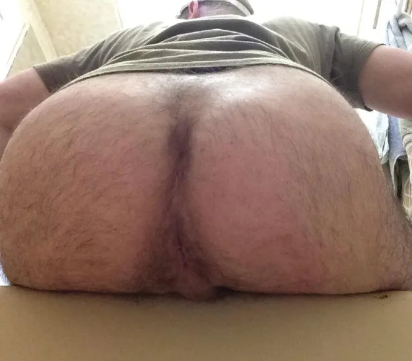 (50) Anyone wanna lick my hole? posted by Efficient_Clue6236