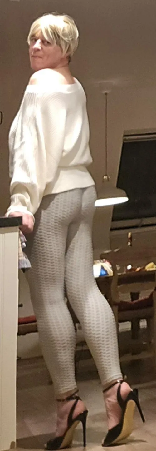 ❤ (52) if I remove my leggings for you, will you let me keep my heels on?❤ by EnglishRosexxxxx