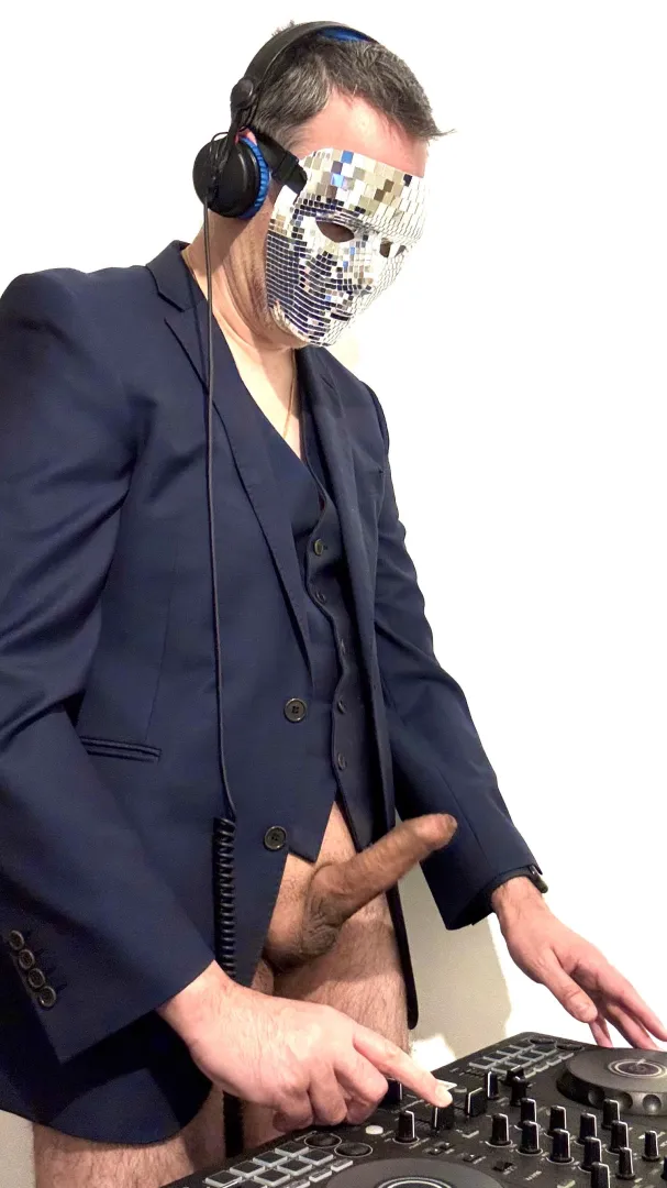 (52) - What tune are you asking for? posted by Late_Celebration_868