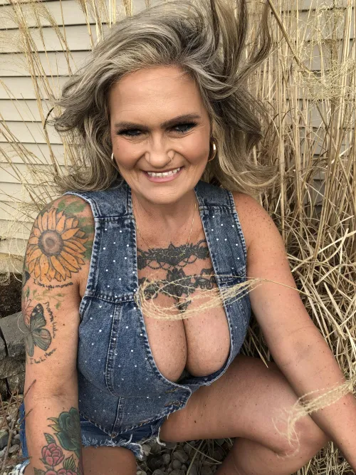 52 yr old Grandma who loves sex by genxprime1974