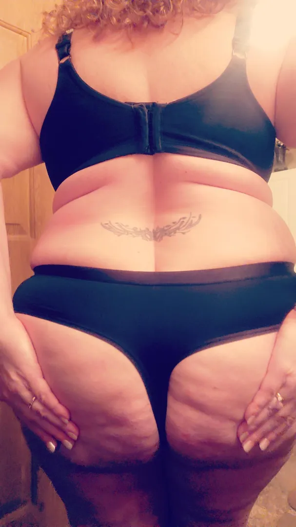 52f Hubby wanted you to enjoy seeing my sweet ass today..hope you enjoy posted by liveluvlaughohio