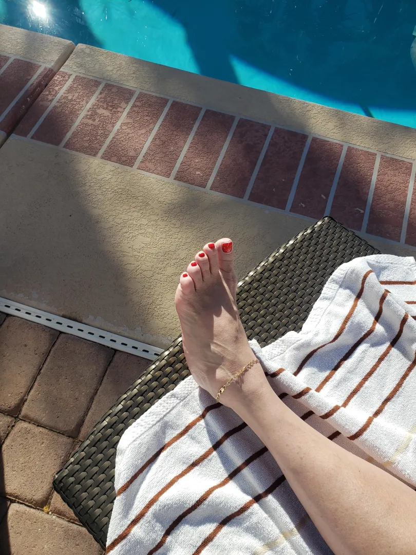 53 Latina New Pedi/ Anklet having pool day..How would u rate 1-10 ...Needing them pampered... posted by beachside7268