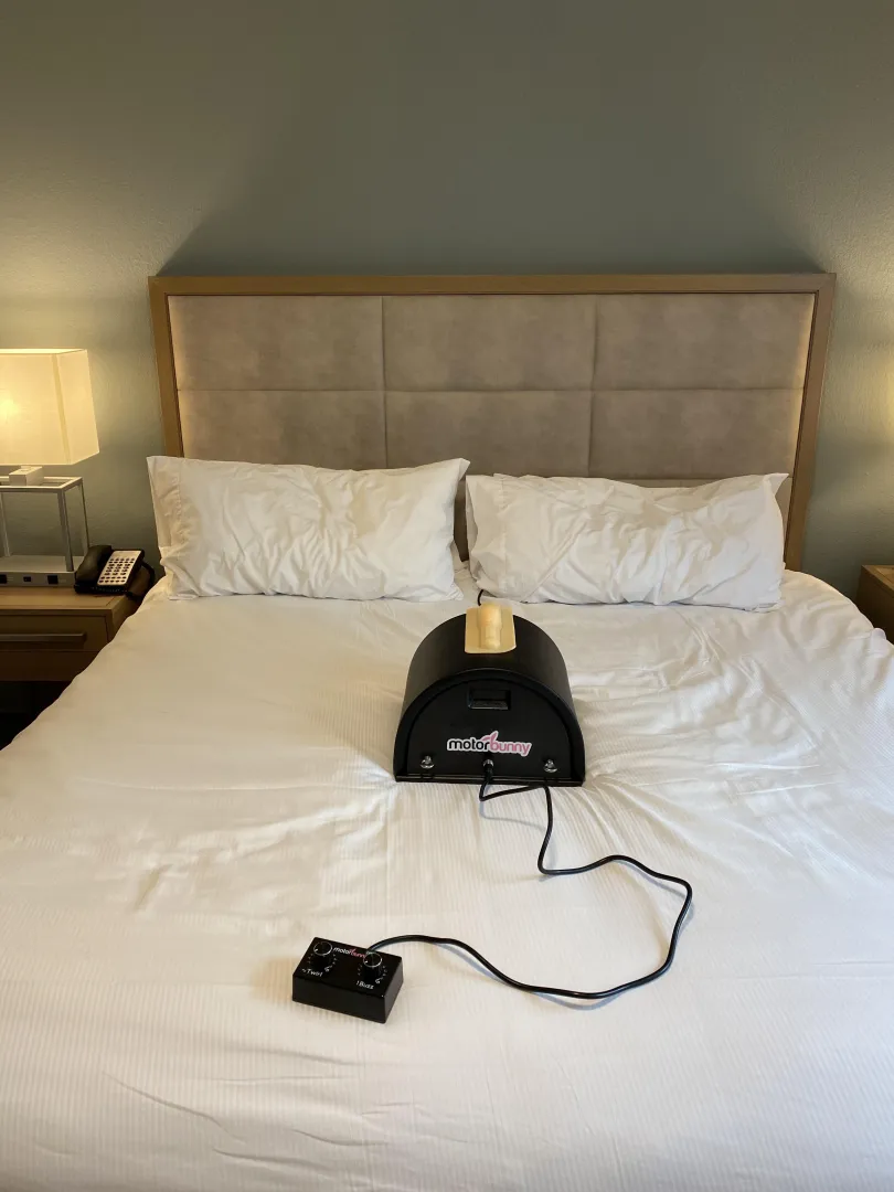 54 [MF4F] #Orlando Ready for a ride? posted by WellDressedCaveman