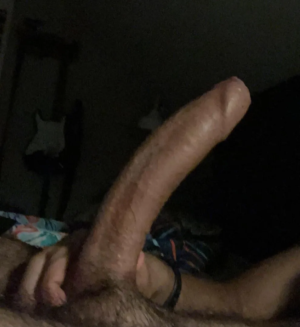 6”3 fit muscular and hung in London/West London area posted by mistapleasant