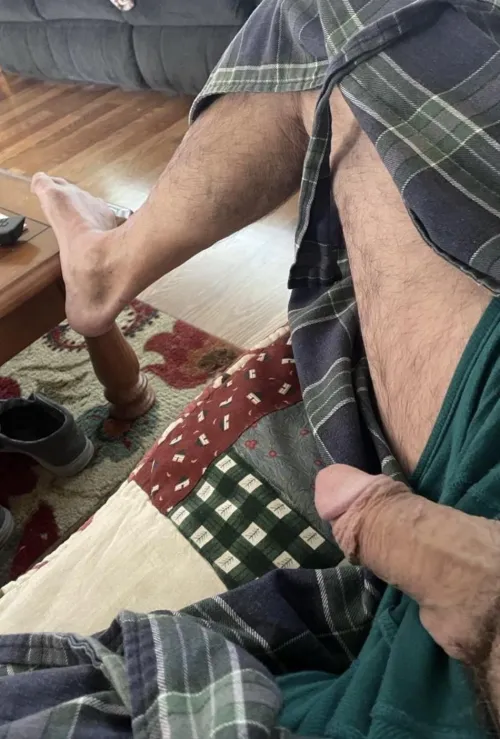 (65) sitting back chillaxing, care to join me? by Fine-Draw-6500