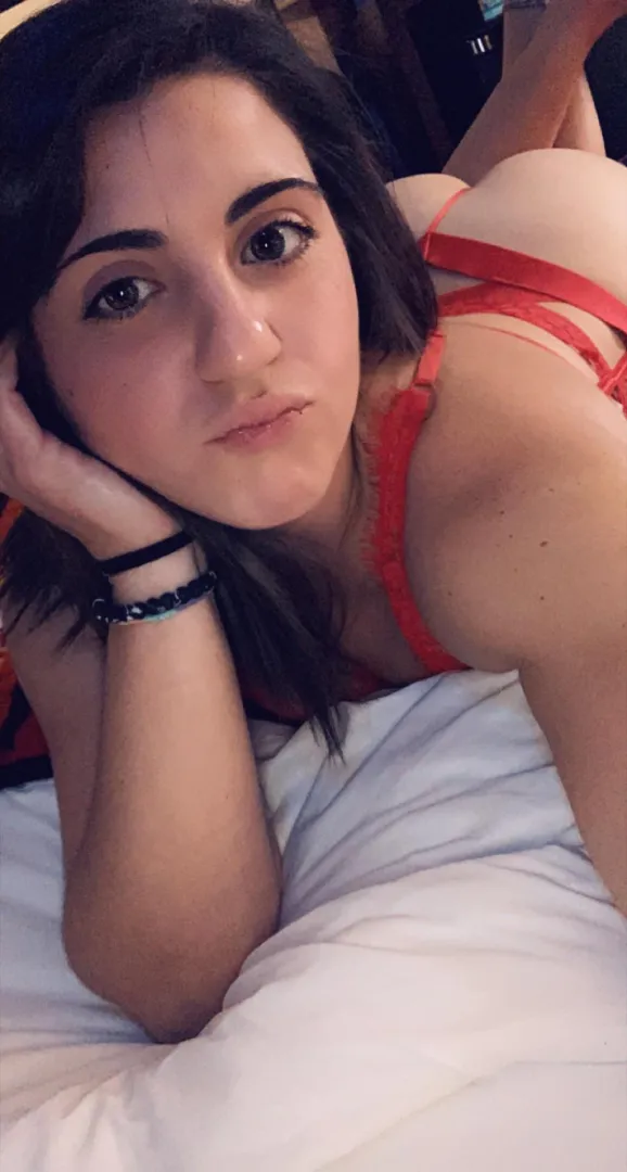 716 Pro-tip if you’re Spending valentines doom scrolling… flowers last a week but my all access valentine lasts way longer  posted by Adequately_Thick_716