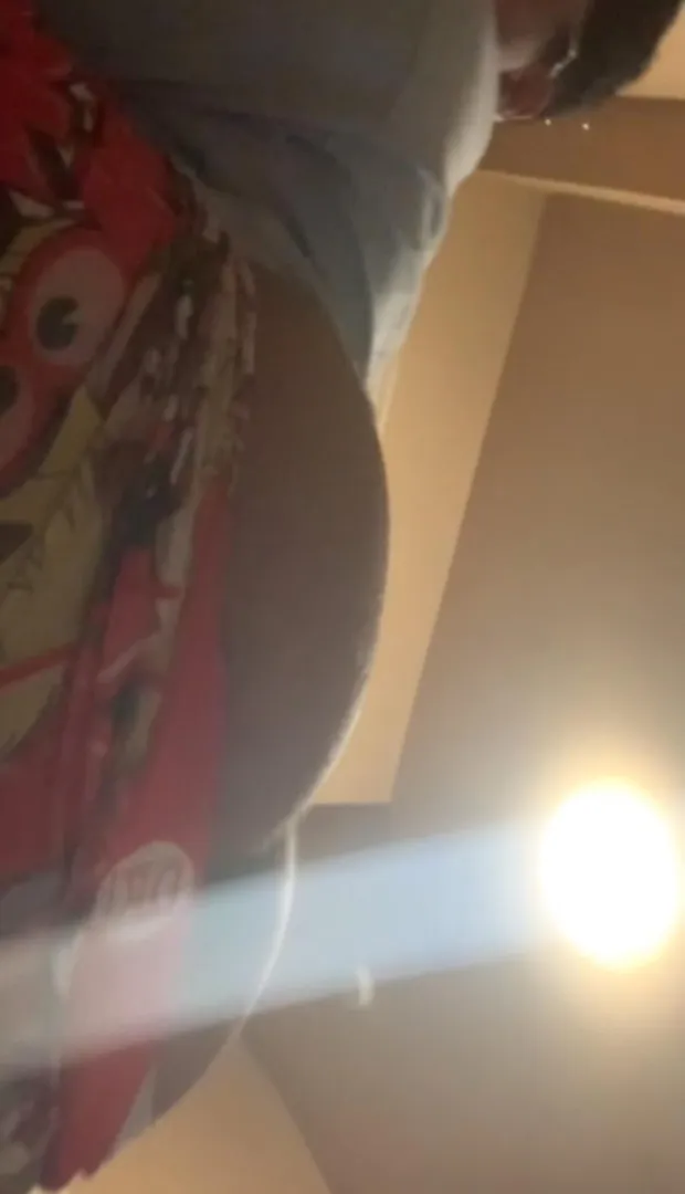 [90002] 18m buns out who wanna fucc me  posted by 2finne