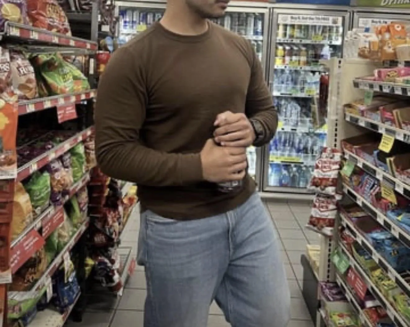 [90041] 21m college guy, looking for tonight, be able to host, want to be massaged posted by Mysterious_Battle171