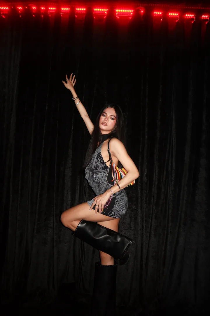 A baddie girl with a big surprise.  posted by duacvan