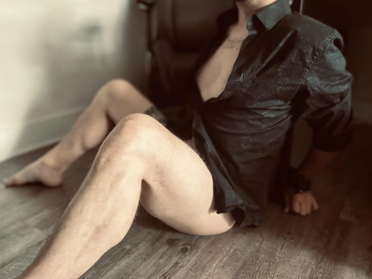 A bound desk pet posted by itsOmniStar