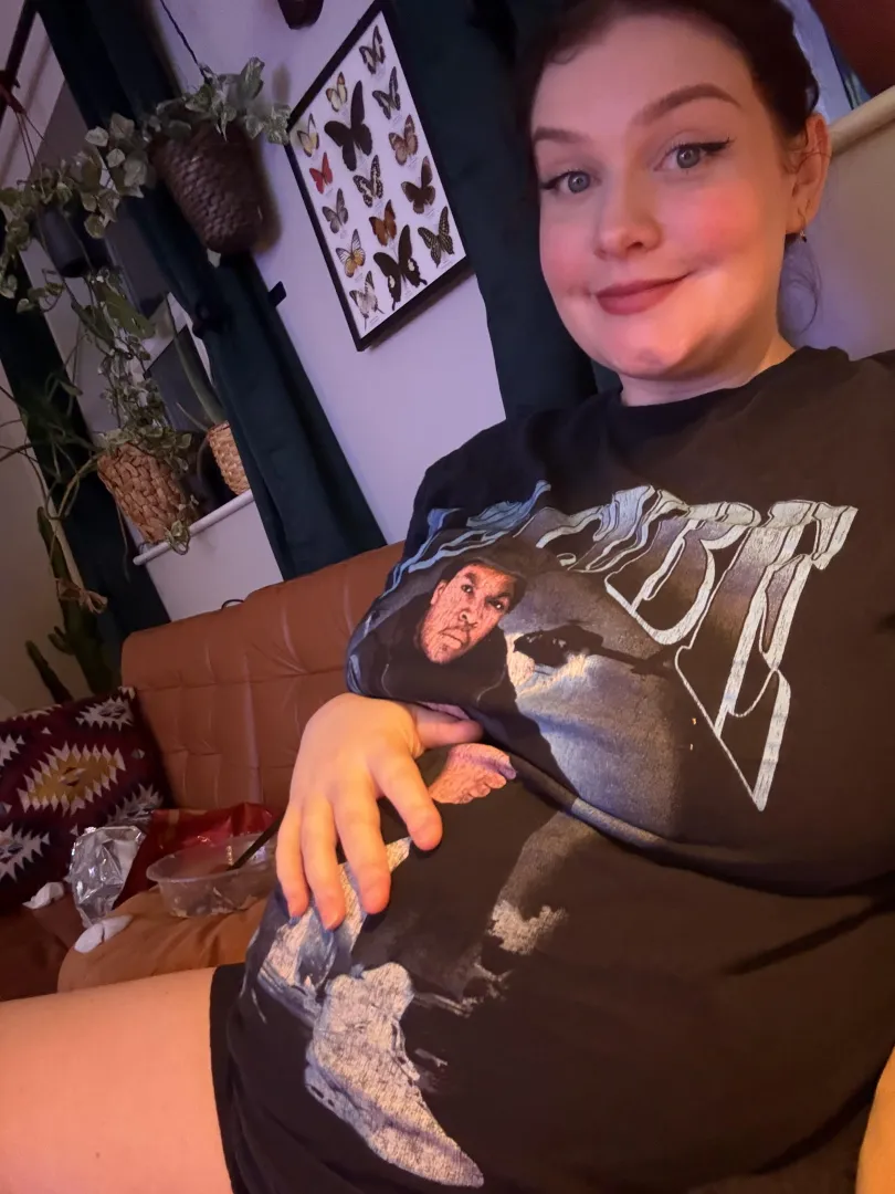 A chubby and pregnant pj selfie posted by chunkynymph