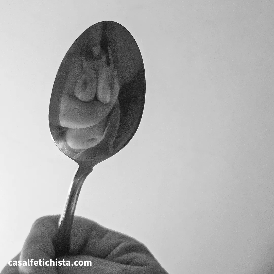 A colher já temos, só nos falta a marmita! posted by casalfetichista