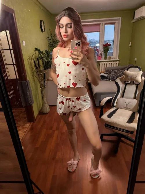 A cute, pretty alt girl with a big girldick by cozy_tease