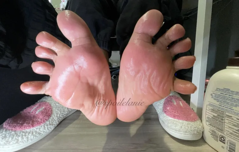 A footjob wouldn’t sound too shabby  by spoilelanie