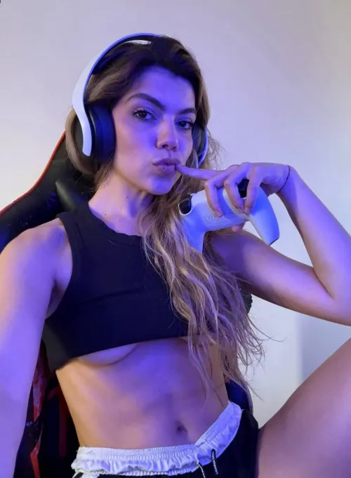 a gaming partner that would empty ur sack every night by danggvicky