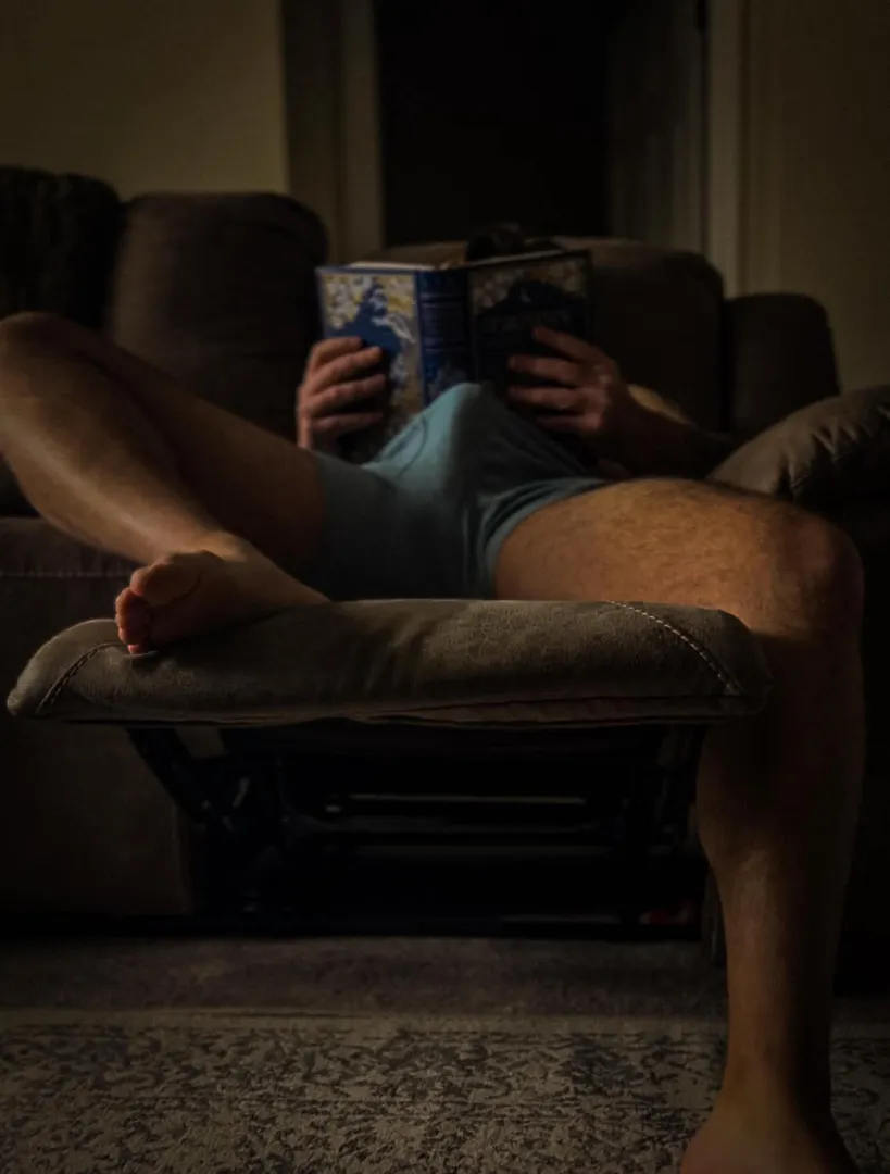 A gloomy Monday calls for cuddles and reading posted by Bear-king-97