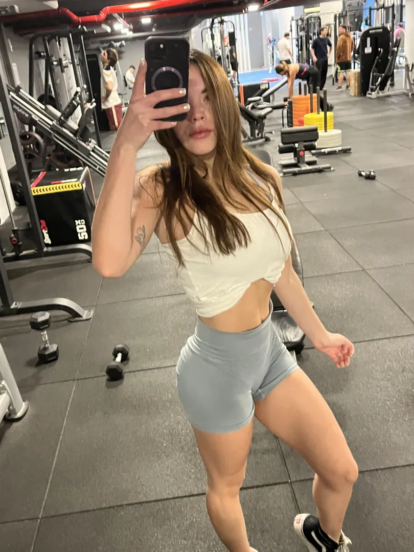 a gorgeous that make you feel so hot posted by Sashamanias