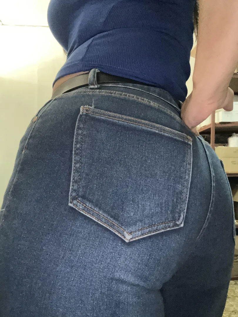 A great ass to end the day posted by feetmagnum